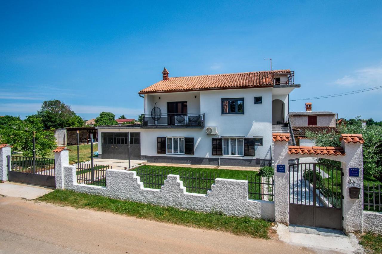 House Nada Apartman Muntić Buitenkant foto