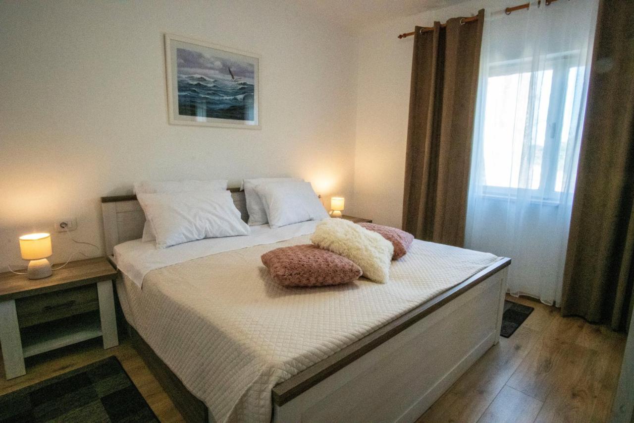House Nada Apartman Muntić Buitenkant foto