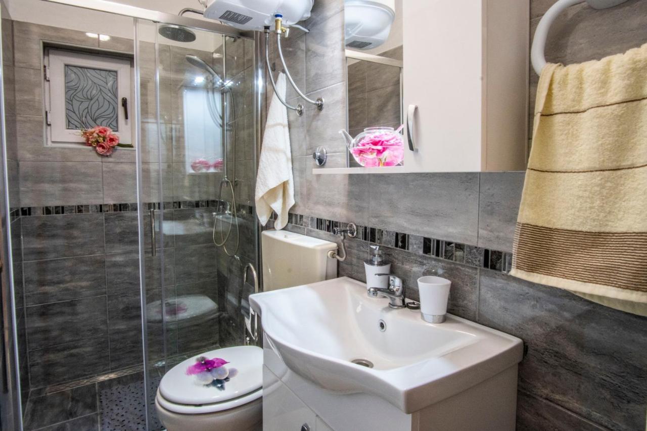 House Nada Apartman Muntić Buitenkant foto